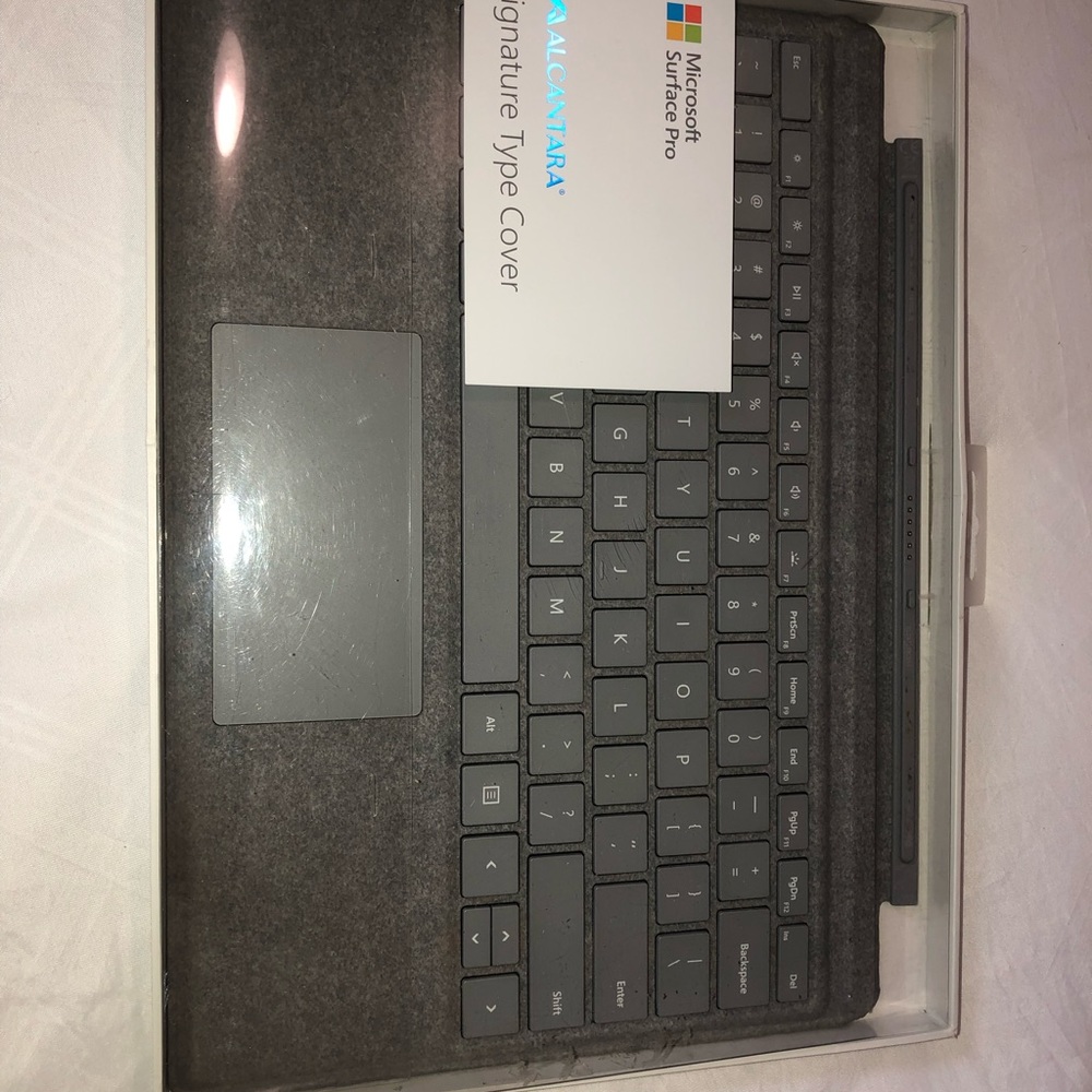 Microsoft surface pro - alcantara - signature type cover